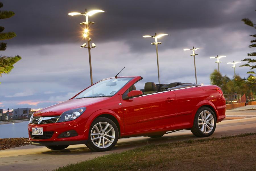  Holden Astra TwinTop 2007 года  (фото 4 из 40)